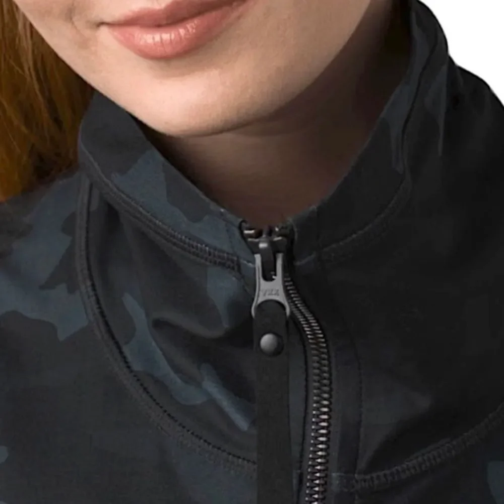 Prana Layna black camo print zip lightweight jacket sweatshirt size medium